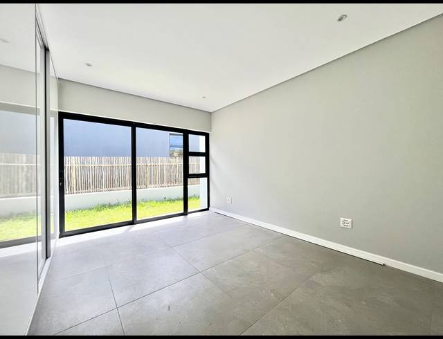 3 BEDROOM HOUSE FOR SALE IN PALM LAKES ESTATE
